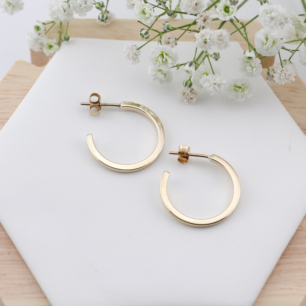 YG-ThreeQuater-Square-Hoops-2